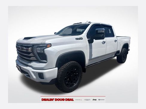 Used 2024 Chevrolet Silverado 2500 High Country w/ High Country Premium Package AWD/4WD image 1