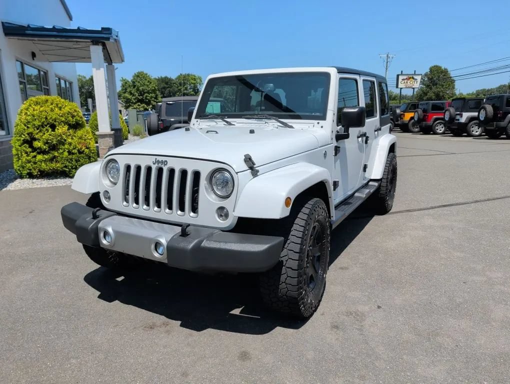 Used 2018 Jeep Wrangler Unlimited Sahara AWD/4WD image 14