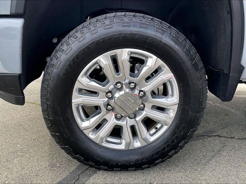 Used 2024 Chevrolet Silverado 2500 LTZ w/ LTZ Plus Package image 12