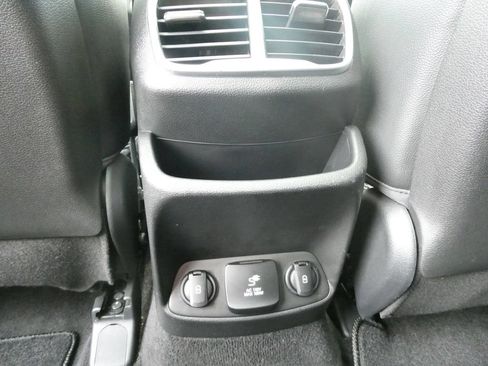 Used 2020 Hyundai Santa Fe Limited FWD image 21