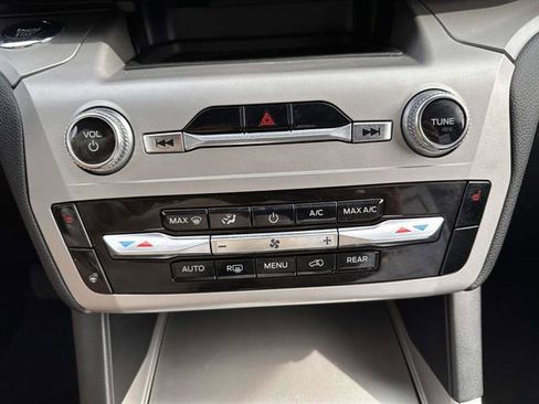 Used 2022 Ford Explorer XLT w/ Equipment Group 202A image 15