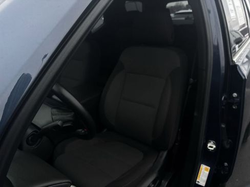 Used 2023 Chevrolet Traverse LT FWD image 17