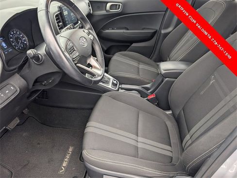 Used 2022 Hyundai Venue SEL w/ Cargo Package image 15