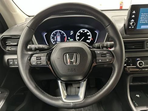 Used 2025 Honda Pilot EX-L image 18