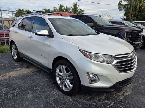 Certified 2018 Chevrolet Equinox Premier FWD image 2