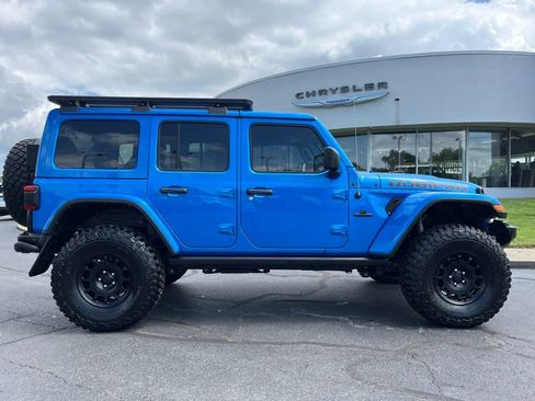 Used 2022 Jeep Wrangler Unlimited Rubicon w/ LED Lighting Group AWD/4WD image 56