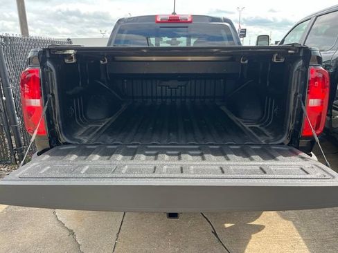Used 2022 Chevrolet Colorado Z71 w/ Z71 Midnight Edition AWD/4WD image 6