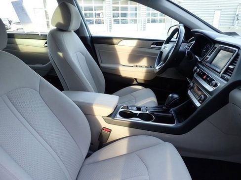 Used 2019 Hyundai Sonata SEL w/ Tech Package 02 FWD image 8