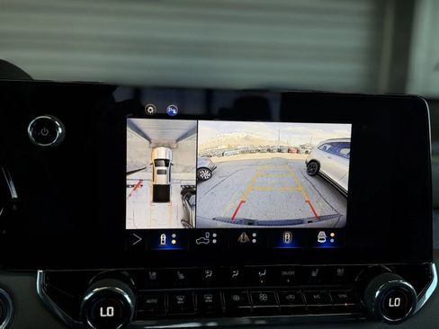 Used 2025 Chevrolet Colorado ZR2 w/ Technology Package image 29