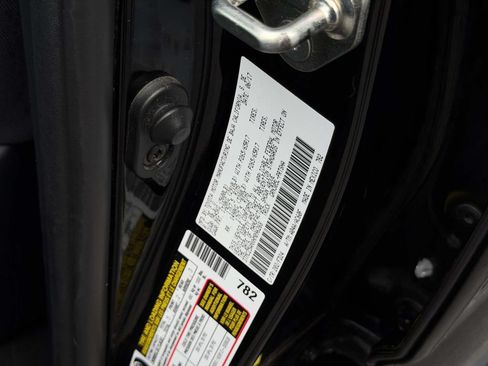 Used 2017 Toyota Tacoma TRD Sport w/ Tow Package (A/T) AWD/4WD image 26