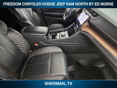Used 2022 Jeep Grand Cherokee L Summit w/ Advanced Protech Group IV AWD/4WD image 9