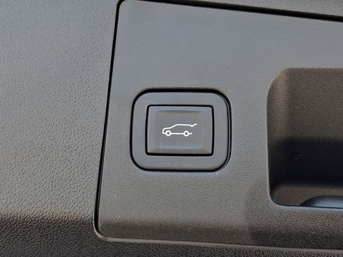 Used 2024 Cadillac XT4 Premium Luxury AWD/4WD image 29