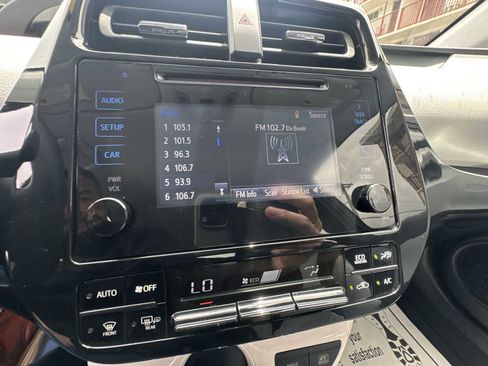 Used 2016 Toyota Prius Two FWD image 16
