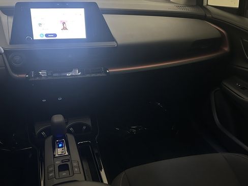 Used 2025 Toyota Prius Plug-In Hybrid image 16