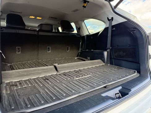 Certified 2023 Toyota Highlander XLE image 38