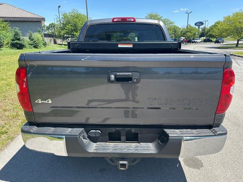 Used 2019 Toyota Tundra SR5 w/ SR5 Upgrade Package AWD/4WD image 12