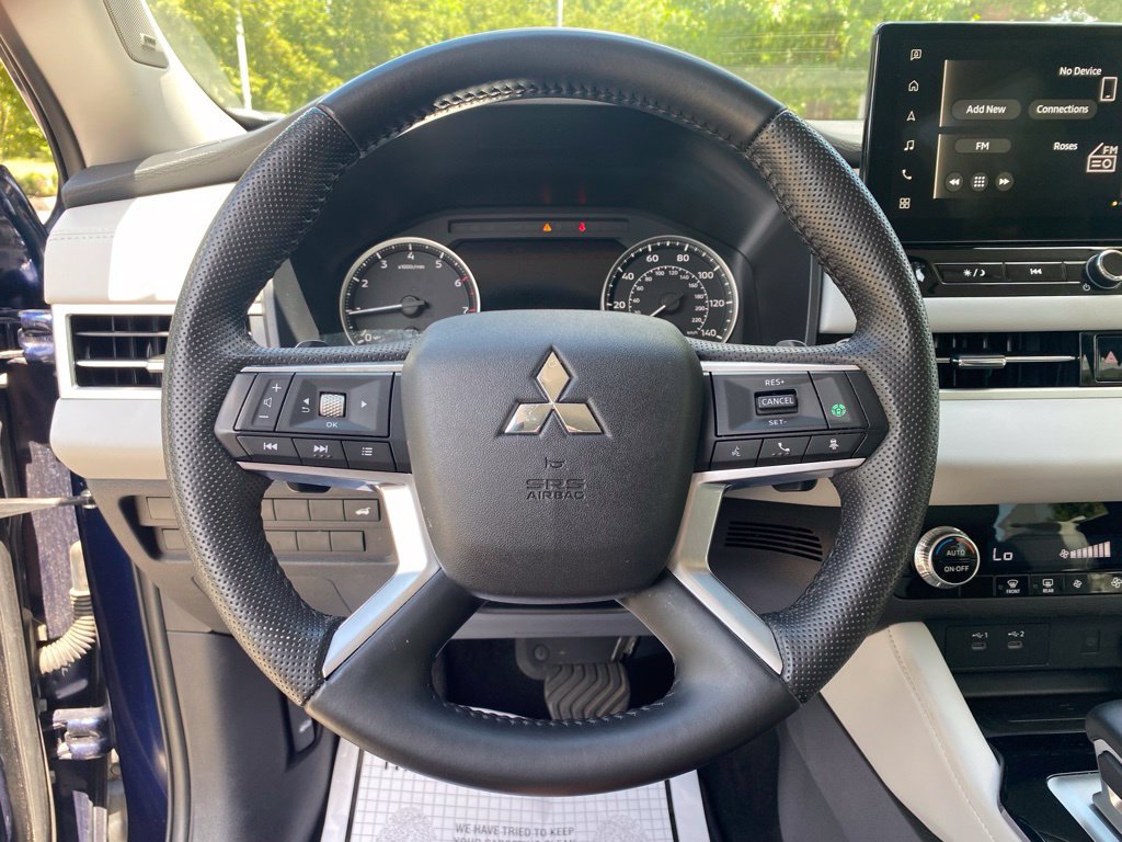 Used 2025 Mitsubishi Outlander SE AWD/4WD image 12