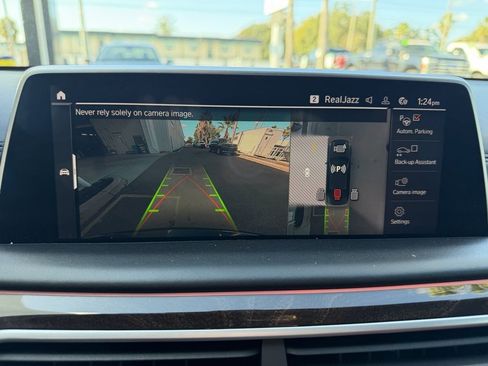 Used 2022 BMW 740i xDrive w/ M Sport Package image 22