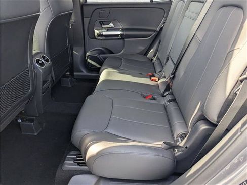 Used 2026 Mercedes-Benz GLB 250 image 13