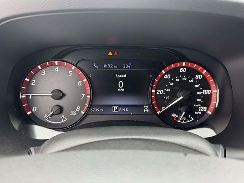 Used 2025 Nissan Frontier PRO-4X image 24