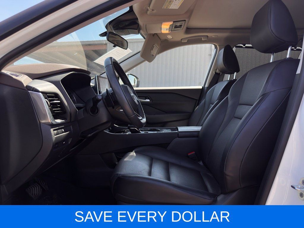 Used 2023 Nissan Rogue SV w/ SV Premium Package FWD image 9