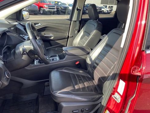 Used 2019 Ford Escape Titanium image 14