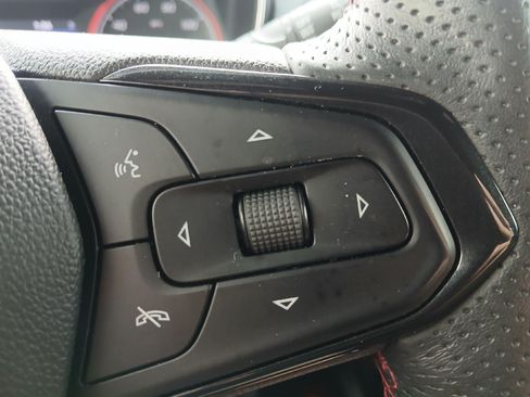 Used 2023 Chevrolet TrailBlazer RS w/ Technology Package FWD image 22