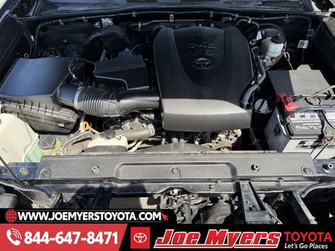 Used 2020 Toyota Tacoma SR5 image 30