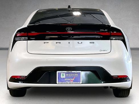 Used 2024 Toyota Prius XLE AWD/4WD image 6