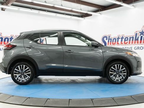 Used 2024 Nissan Kicks SV image 11
