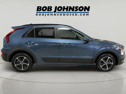 Used 2025 Kia Niro EX image 8
