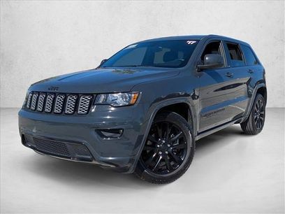 Used 2017 Jeep Grand Cherokee Altitude