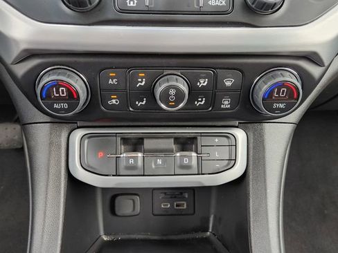 Used 2023 GMC Acadia SLT image 20