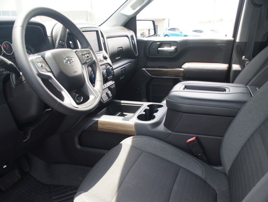 Used 2022 Chevrolet Silverado 1500 LT Trail Boss w/ LPO, Dark Essentials Package AWD/4WD image 12