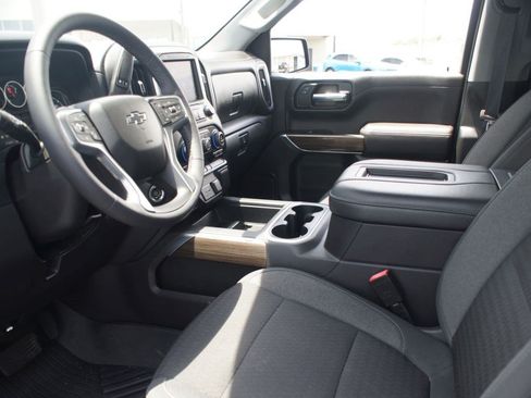 Used 2022 Chevrolet Silverado 1500 LT Trail Boss w/ LPO, Dark Essentials Package AWD/4WD image 12