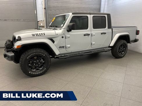 Certified 2023 Jeep Gladiator Sport AWD/4WD image 1