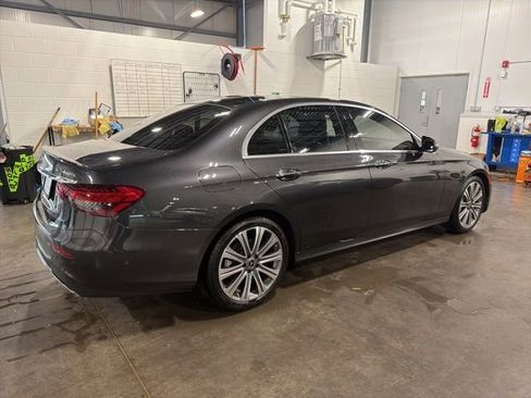 Used 2023 Mercedes-Benz E 350 4MATIC Sedan image 5