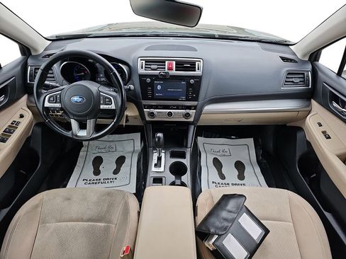 Used 2017 Subaru Outback 2.5i Premium image 12