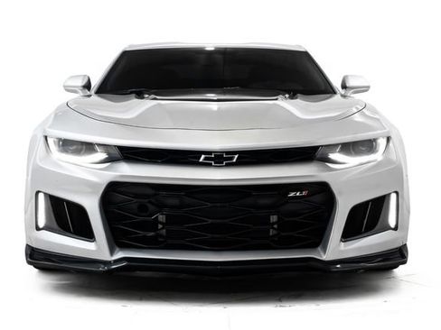 Used 2018 Chevrolet Camaro ZL1 RWD image 7