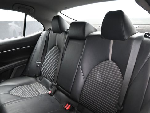 Used 2019 Toyota Camry SE image 17