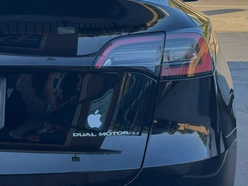 Used 2023 Tesla Model Y Long Range image 6