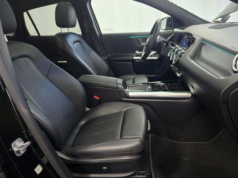 Used 2025 Mercedes-Benz GLA 250 4MATIC image 26