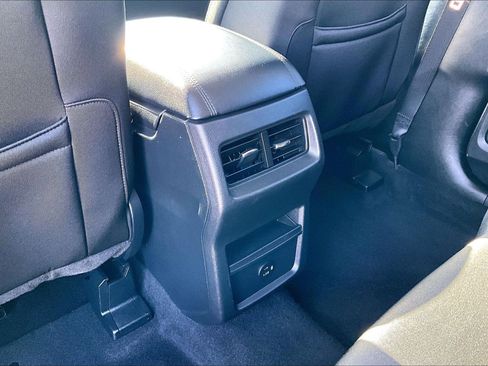 Certified 2022 Ford Edge SE w/ Black Appearance Package image 11