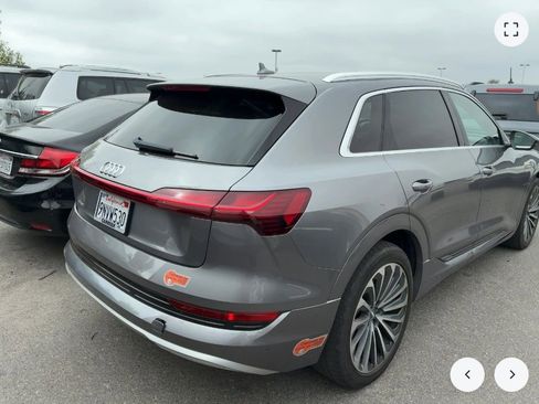 Used 2019 Audi e-tron Prestige w/ Prestige Package AWD/4WD image 4