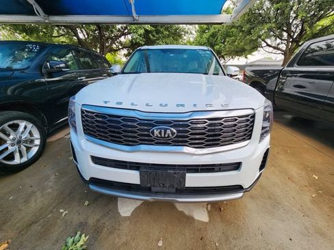 Used 2020 Kia Telluride EX w/ Towing Package FWD image 2