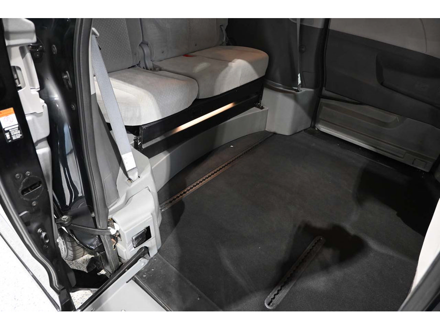 Used 2018 Toyota Sienna LE FWD image 18