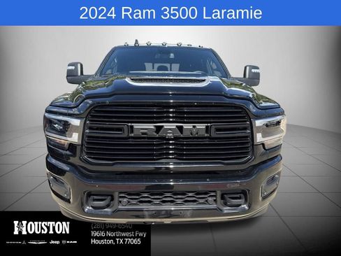 Used 2024 RAM 3500 Laramie w/ Night Edition AWD/4WD image 4