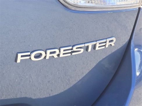 Used 2023 Subaru Forester Premium image 9
