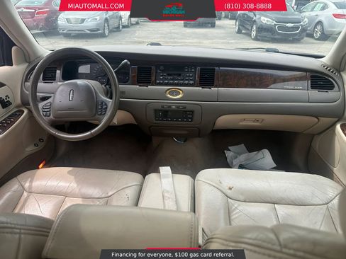 Used 1999 Lincoln Town Car Cartier RWD image 12