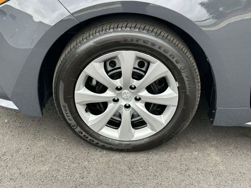 Used 2025 Toyota Corolla LE w/ Convenience Package image 27